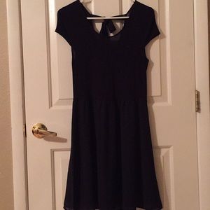 Black tie-back dress ✨